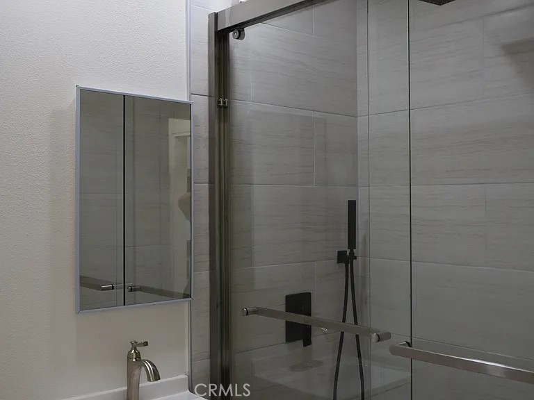 MLS #OC25247929 image #9