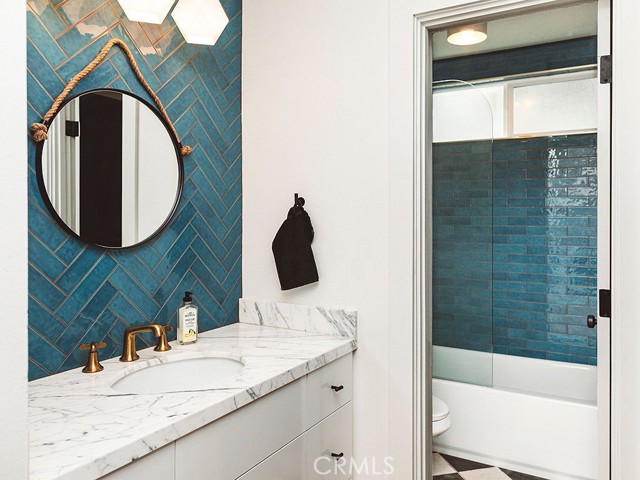 Detail Gallery Image 9 of 17 For 989 La Mirada, Laguna Beach,  CA 92651 - 3 Beds | 2 Baths