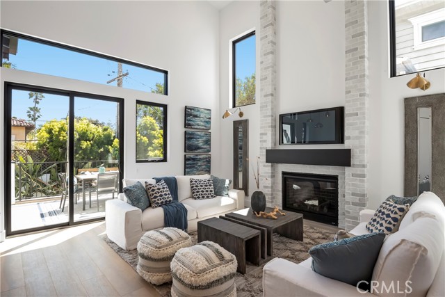 544 Helberta Avenue, Redondo Beach, California 90277, 4 Bedrooms Bedrooms, ,2 BathroomsBathrooms,Residential,Sold,Helberta,SB21084737