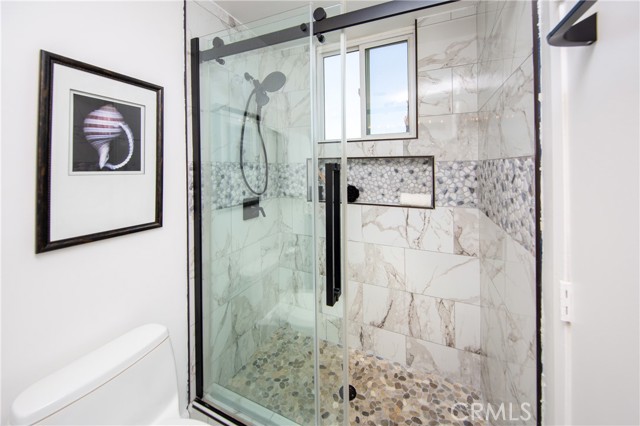 Detail Gallery Image 8 of 10 For 11949 Goshen #308,  Los Angeles,  CA 90049 - 2 Beds | 3 Baths