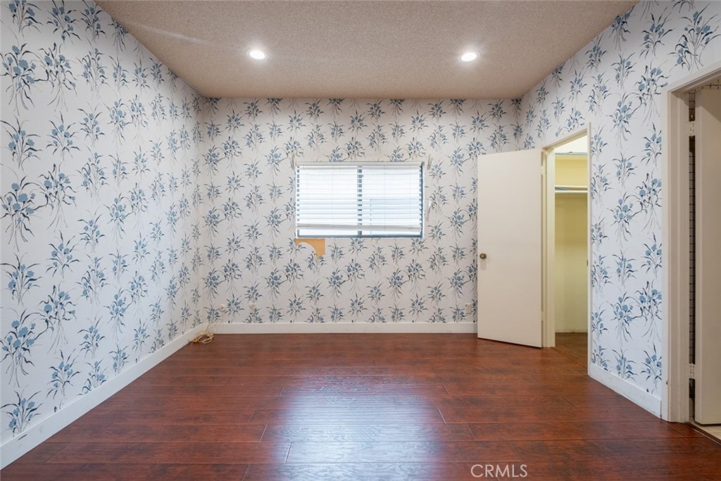 https://media.crmls.org/medias/791d12bc-9566-4ca3-b2a0-1e1b5b5c1a1a.jpg?preset=X-Large