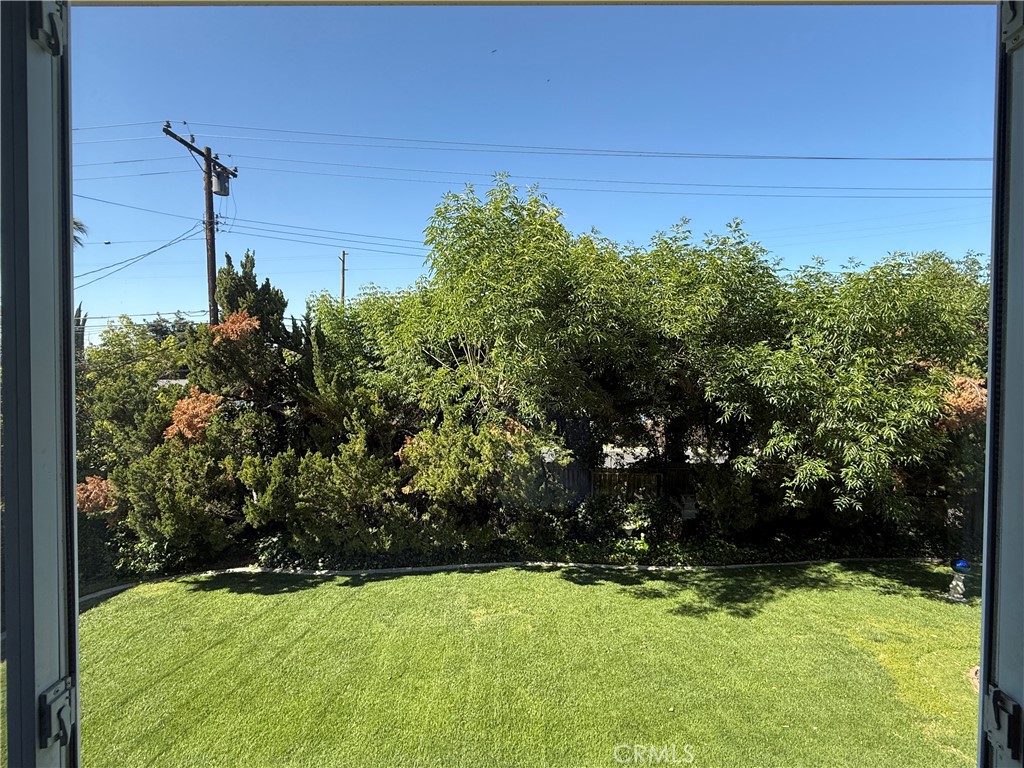 https://media.crmls.org/medias/791dce22-5c82-42be-8cbe-4f132afc7a20.jpg?preset=X-Large