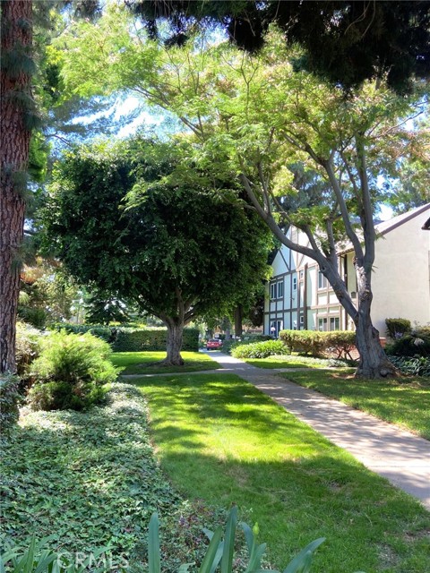Detail Gallery Image 17 of 25 For 15508 Williams St #E,  Tustin,  CA 92780 - 3 Beds | 2 Baths