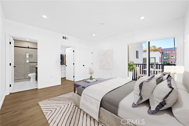 Detail Gallery Image 36 of 36 For 1342 Kingsley #1,  Los Angeles,  CA 90027 - 4 Beds | 4/1 Baths