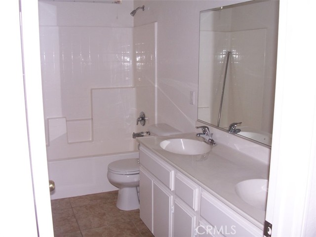 Detail Gallery Image 7 of 16 For 13343 Vista Verde St, Victorville,  CA 92392 - 5 Beds | 2 Baths
