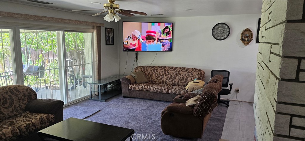 https://media.crmls.org/medias/791f43d9-e05f-4fbc-8abc-9d8095d643d7.jpg?preset=X-Large