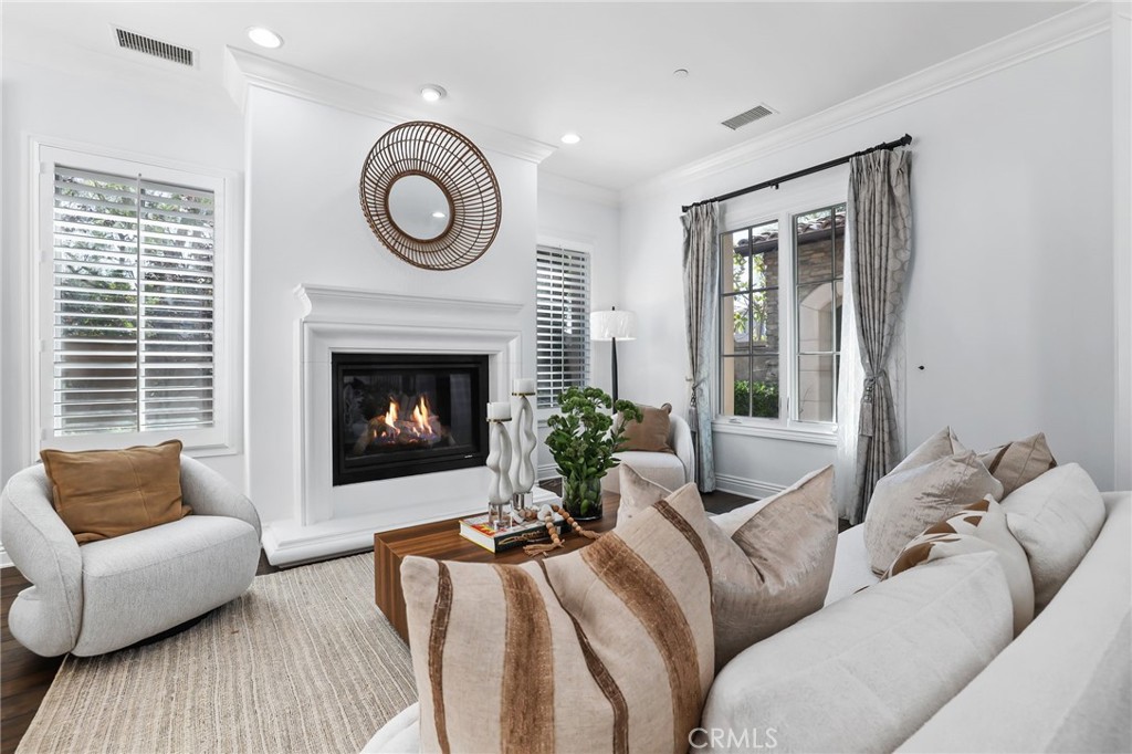 MLS #OC25219998 image #9