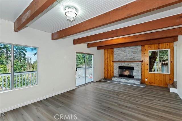 Detail Gallery Image 5 of 41 For 835 Lake Dr, Lake Arrowhead,  CA 92352 - 3 Beds | 2 Baths