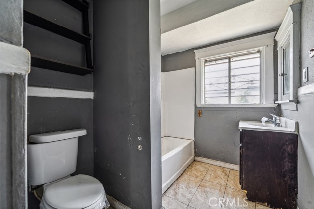 Detail Gallery Image 11 of 33 For 1827 W 51st St, Los Angeles,  CA 90062 - – Beds | – Baths