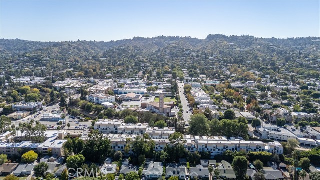 Detail Gallery Image 34 of 46 For 13331 Moorpark St #319,  Sherman Oaks,  CA 91423 - 2 Beds | 2 Baths