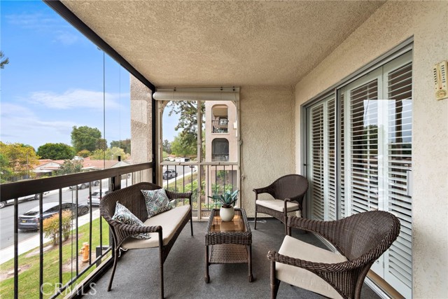 Detail Gallery Image 9 of 23 For 3241 San Amadeo 1b,  Laguna Woods,  CA 92637 - 2 Beds | 2 Baths