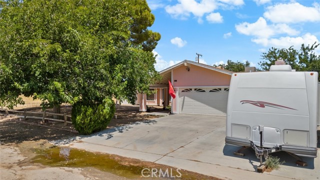 Detail Gallery Image 3 of 56 For 9825 Sally Ave, California City,  CA 93505 - 3 Beds | 2 Baths