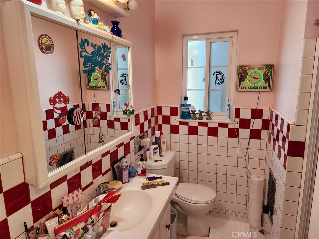 https://media.crmls.org/medias/79252af8-5519-4e2d-a735-f0de9b1e1f57.jpg?preset=X-Large