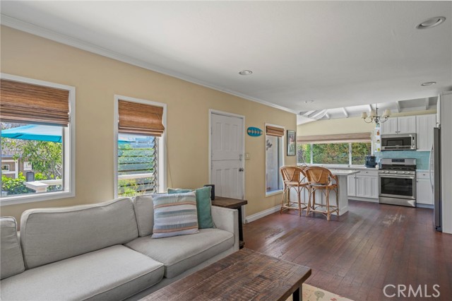 79256715 05aa 4992 A72d 08e60636aa3b