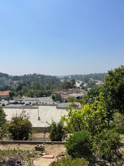 https://media.crmls.org/medias/792792e9-a12e-4b1f-98f6-f3163917b2c6.jpg?preset=X-Large