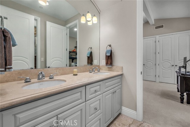 1036 Avenue C, Redondo Beach, California 90277, 5 Bedrooms Bedrooms, ,4 BathroomsBathrooms,Residential,For Sale,Avenue C,SB26075417