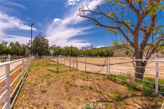 30505 Sloan Canyon Road, Castaic CA: https://media.crmls.org/medias/7928a763-bd36-46fb-af65-b7254cb7b3fa.jpg