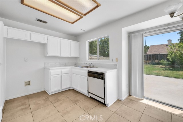 1841 Curtis Street, Loma Linda CA: https://media.crmls.org/medias/7929180e-8b24-4600-a9f0-f75df3040426.jpg