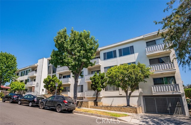 Detail Gallery Image 1 of 1 For 4343 Finley Ave #24,  Los Angeles,  CA 90027 - 2 Beds | 1 Baths