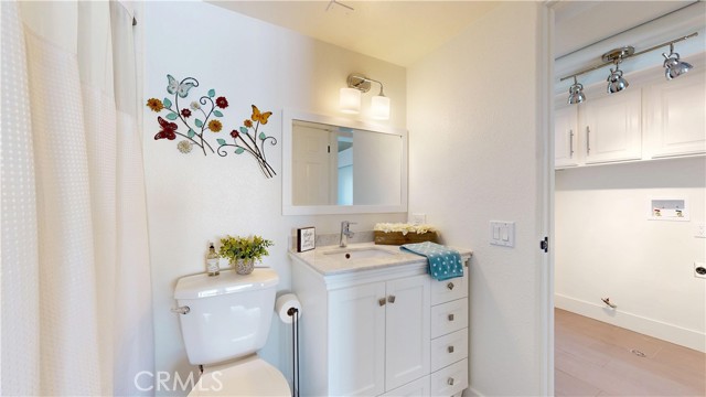 4257 E Ocean Boulevard, Long Beach CA: https://media.crmls.org/medias/7929b908-7391-41e4-9e0a-a9a330c26337.jpg