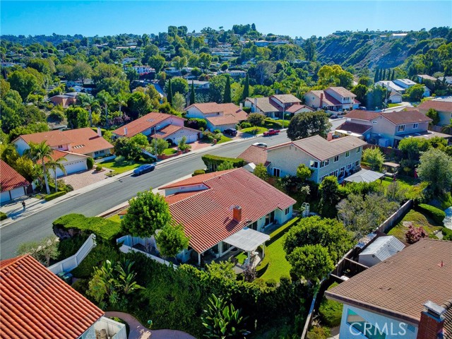 4077 Rousseau Lane, Palos Verdes Peninsula, California 90274, 3 Bedrooms Bedrooms, ,2 BathroomsBathrooms,Residential,Sold,Rousseau,SB23186805