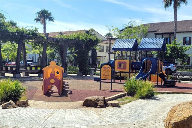 651 E Valencia Street, Anaheim CA: https://media.crmls.org/medias/792ae67b-2d17-4593-9899-7534ea361db2.jpg