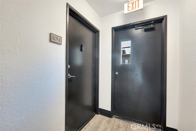 14218 Victory Boulevard, Van Nuys CA: https://media.crmls.org/medias/792b5ae7-0168-4eba-b8a3-2f6d69204e2c.jpg