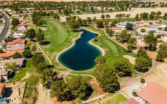 26993 Lakeview Dr, Helendale CA: https://media.crmls.org/medias/792bcea3-c6fd-4712-b39f-0d34c10e3e04.jpg