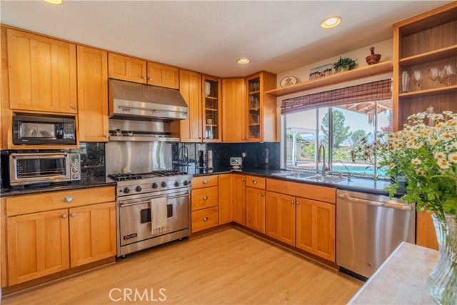 Detail Gallery Image 8 of 43 For 22396 Barbacoa Dr, Saugus,  CA 91350 - 3 Beds | 3 Baths