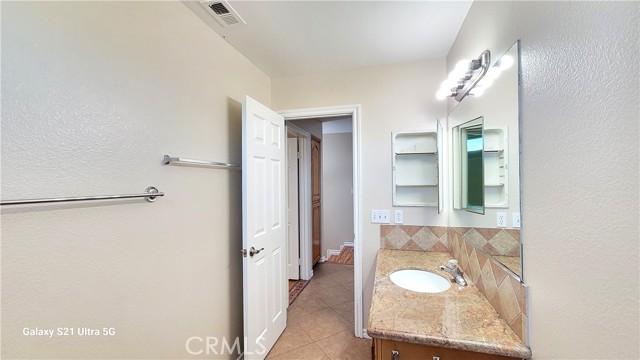 Detail Gallery Image 20 of 44 For 15061 Joshua Tree Ct, Fontana,  CA 92335 - 6 Beds | 3 Baths