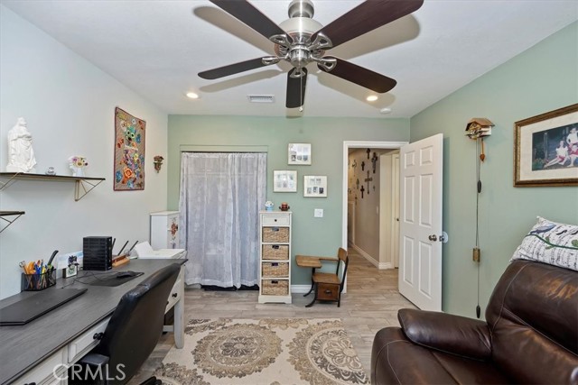 Detail Gallery Image 13 of 54 For 2447 Grove Ave, Corona,  CA 92882 - 5 Beds | 3/1 Baths