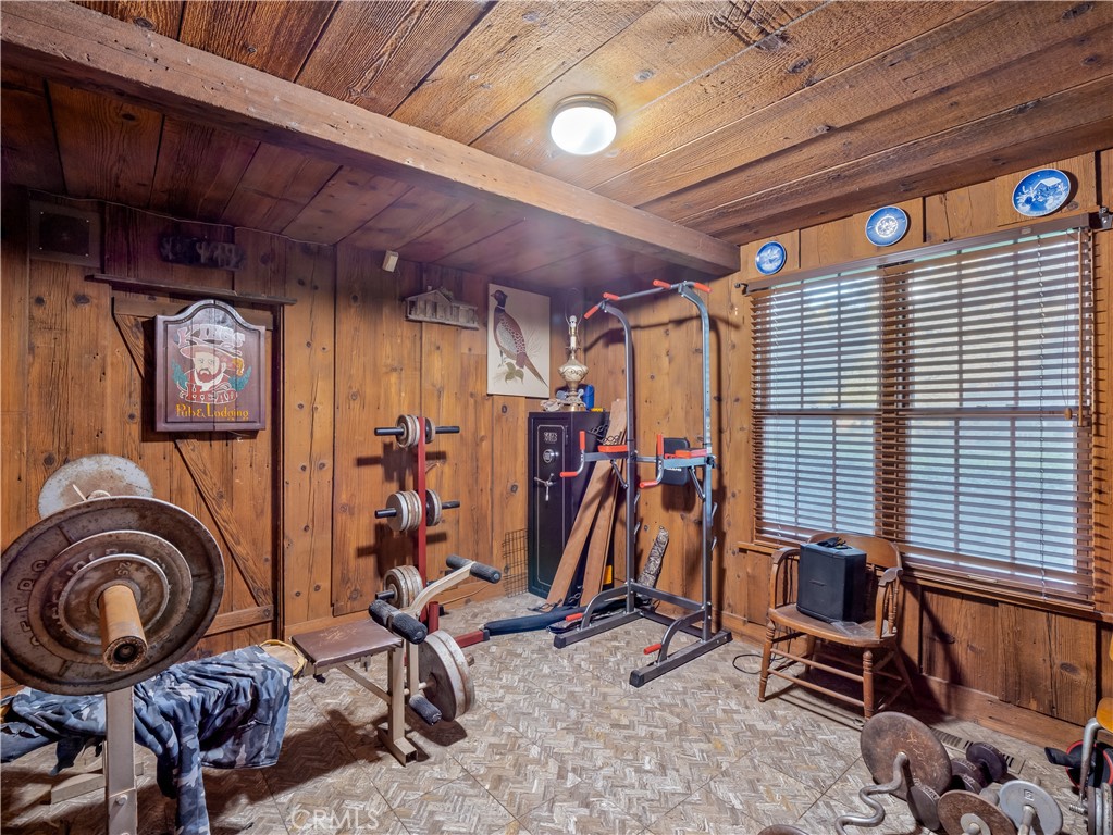https://media.crmls.org/medias/792f4a5b-7137-4e5f-8e79-4c7345a54990.jpg?preset=X-Large