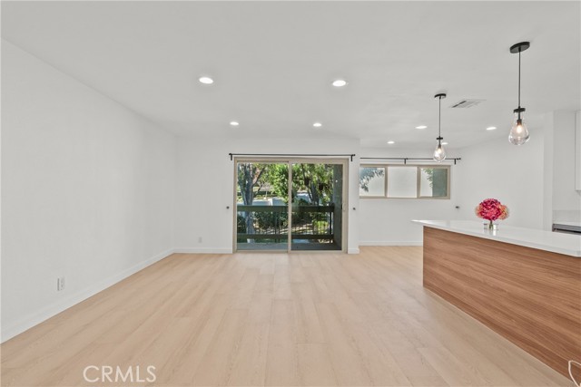 Detail Gallery Image 7 of 43 For 23675 Park Capri #24,  Calabasas,  CA 91302 - 2 Beds | 2 Baths