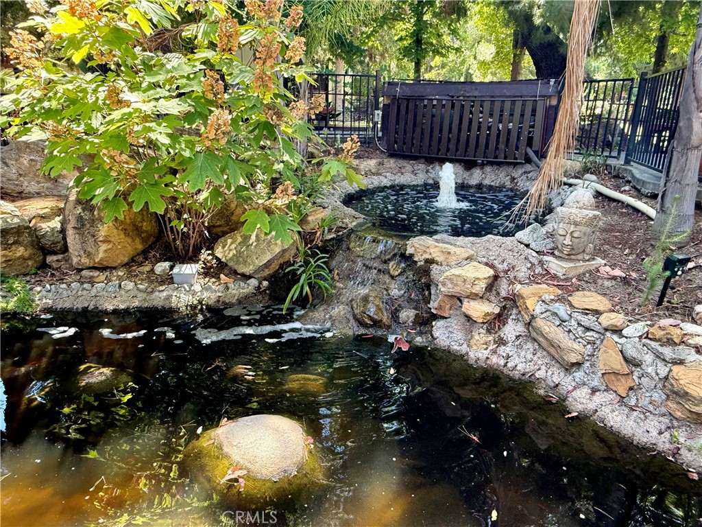 https://media.crmls.org/medias/79306f57-3cea-4c0e-8191-4036828a7d1b.jpg?preset=X-Large