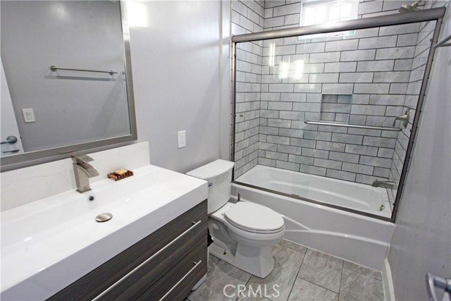 Detail Gallery Image 11 of 19 For 2053 Barry, Los Angeles,  CA 90025 - 2 Beds | 2 Baths