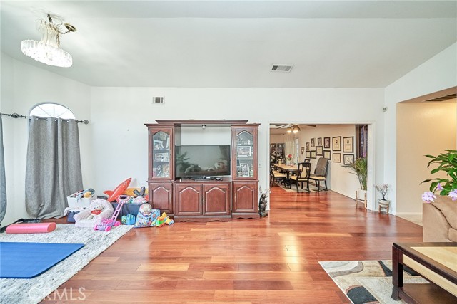 Detail Gallery Image 47 of 49 For 201 S Brookside Ct, Anaheim,  CA 92808 - 4 Beds | 2 Baths