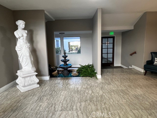 Detail Gallery Image 3 of 32 For 2020 S Western Ave #7,  San Pedro,  CA 90732 - 2 Beds | 2 Baths