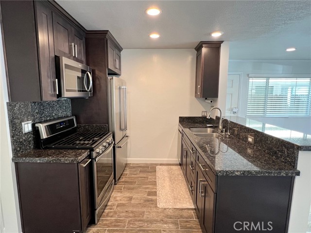 113 7th Street, Seal Beach CA: https://media.crmls.org/medias/7931852b-c806-4c73-a162-74d86fe74f9e.jpg
