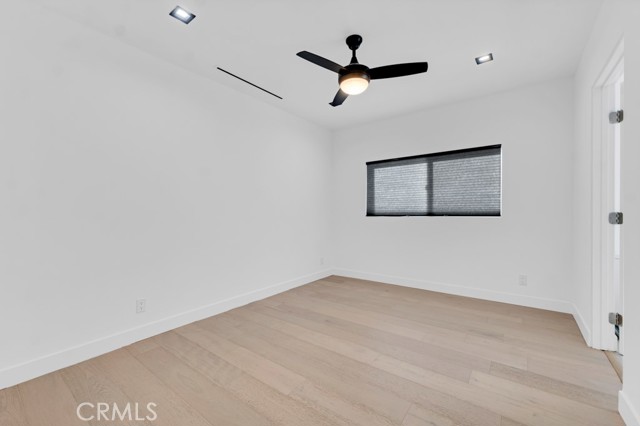 Detail Gallery Image 21 of 54 For 4941 Hesperia Ave, Encino,  CA 91316 - 5 Beds | 4 Baths