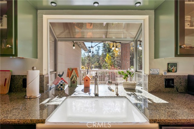 Detail Gallery Image 17 of 68 For 27685 High Knoll Rd., Lake Arrowhead,  CA 92352 - 4 Beds | 4 Baths