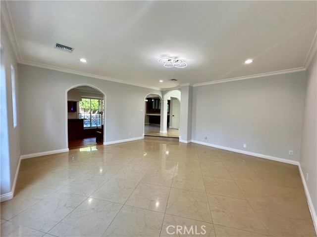 Detail Gallery Image 11 of 56 For 10760 Des Moines Ave, Porter Ranch,  CA 91326 - 3 Beds | 2/1 Baths