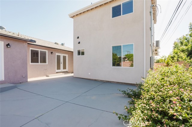 9709 Willis Avenue photo 41