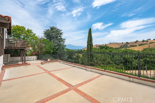 15539 Feldspar Drive, Chino Hills CA: https://media.crmls.org/medias/7934e5f2-ac3a-4973-a2db-e2d97c39dcf2.jpg