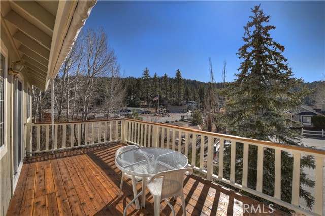 747 Boulder Bay, Big Bear Lake CA: https://media.crmls.org/medias/7934ed98-be36-4c42-87b2-46e883784cd9.jpg