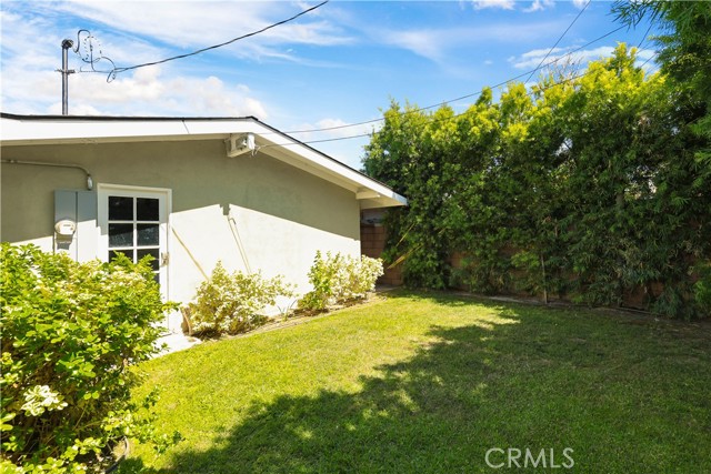 526 N Emerald Drive, Orange CA: https://media.crmls.org/medias/79353474-018d-4c92-93b7-89f2a044505e.jpg