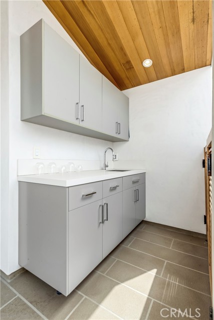 Detail Gallery Image 54 of 62 For 221 Heliotrope Ave, Corona Del Mar,  CA 92625 - 4 Beds | 5/1 Baths