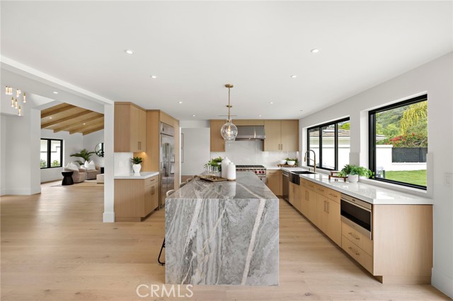 Detail Gallery Image 15 of 44 For 6 Monterey Cir, Corona Del Mar,  CA 92625 - 6 Beds | 4 Baths