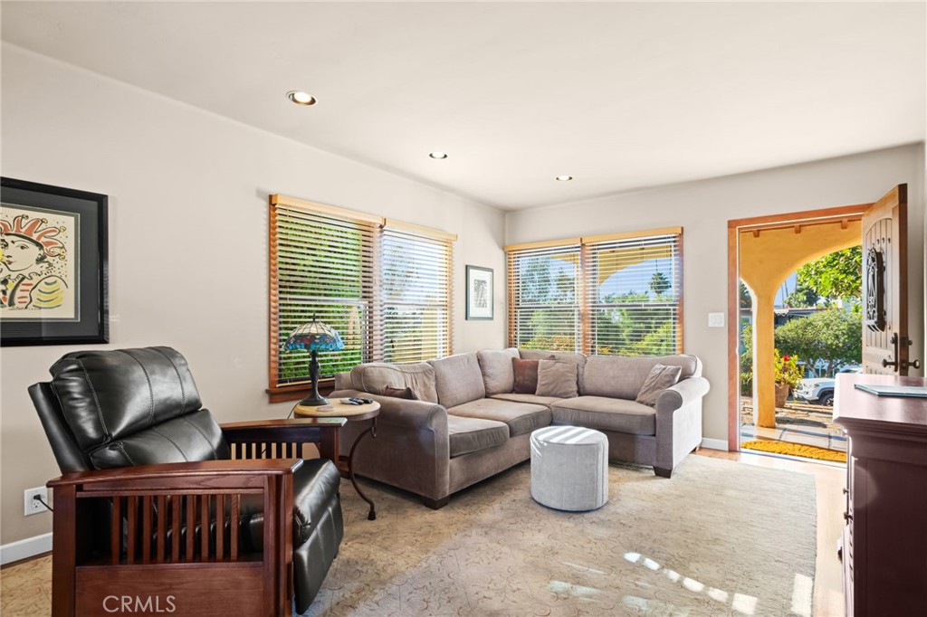 MLS #FR25240886 image #18