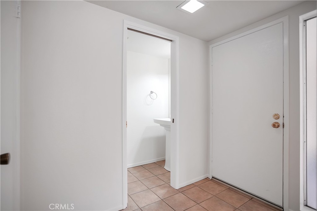 https://media.crmls.org/medias/79362e43-6658-4b51-848c-712080fbb668.jpg?preset=X-Large