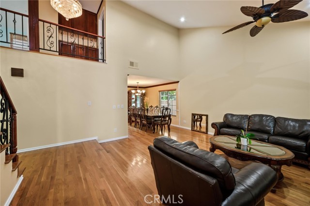22606 Archwood Street photo 5